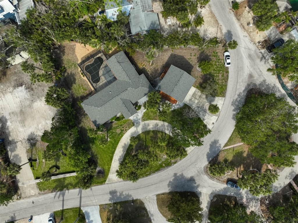 105 Island Cir., Sarasota, FL 34242