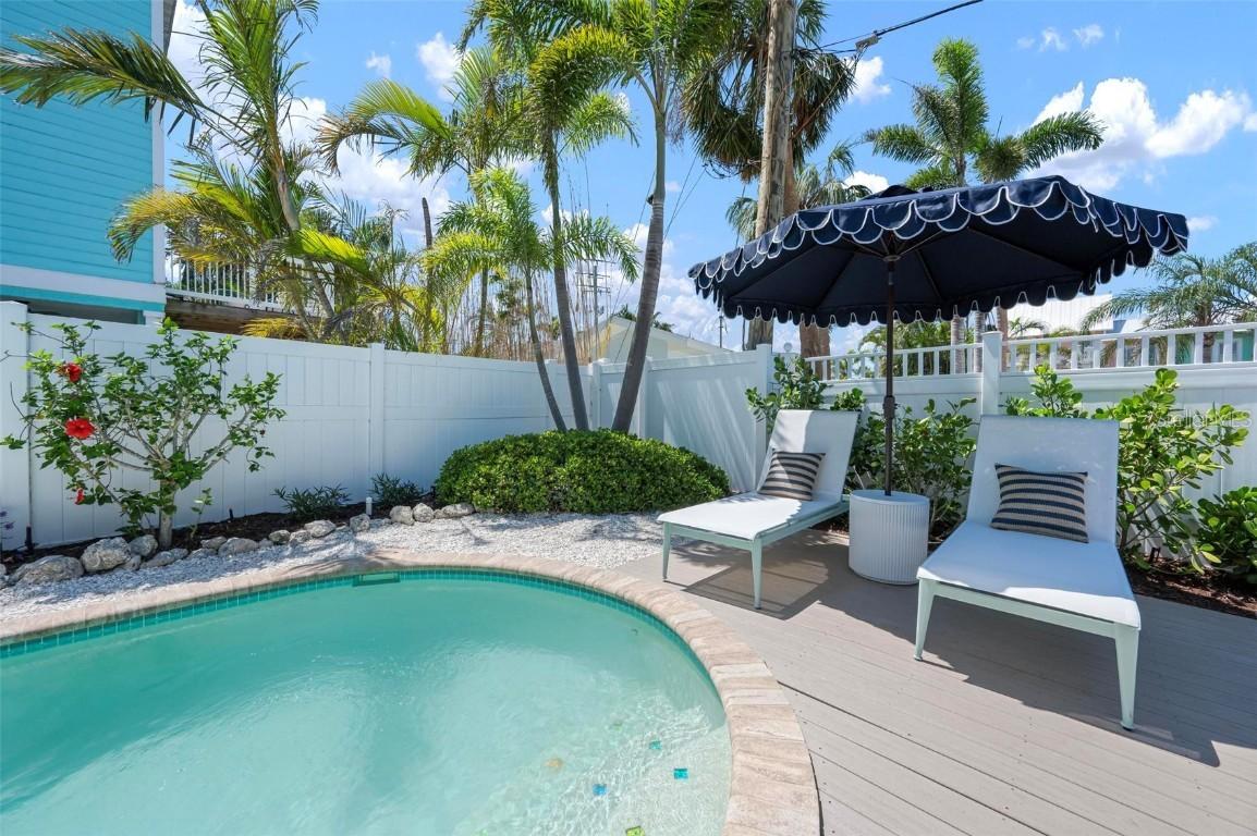 204 75th St., Holmes Beach, FL 34217