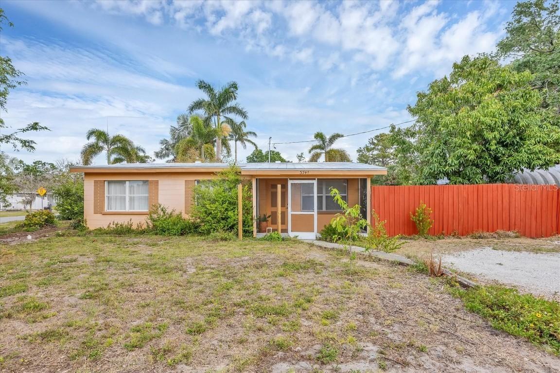 3741 Davis Blvd., Sarasota, FL 34232