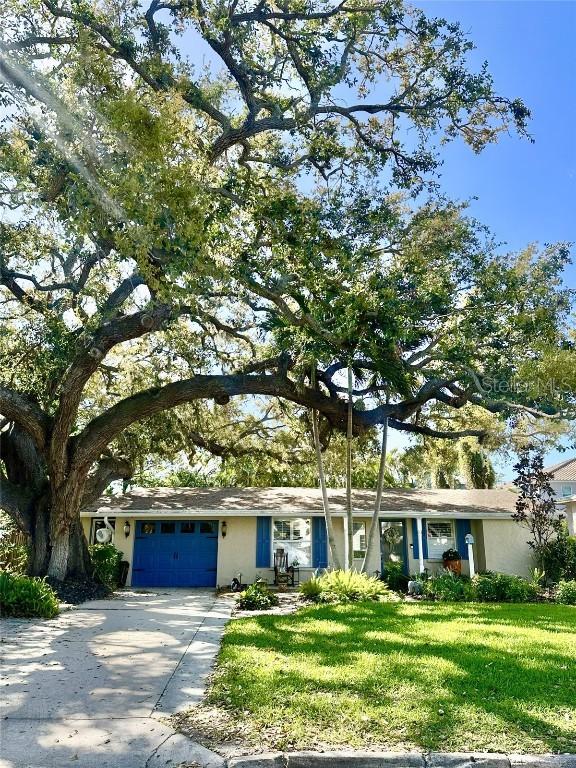 1834 Bougainvillea St., Sarasota, FL 34239