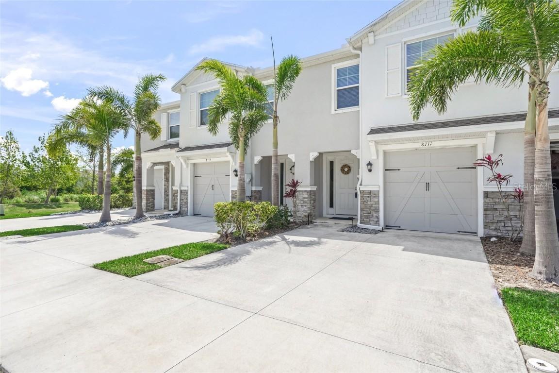 8711 Palmer Park Cir., Sarasota, FL 34238