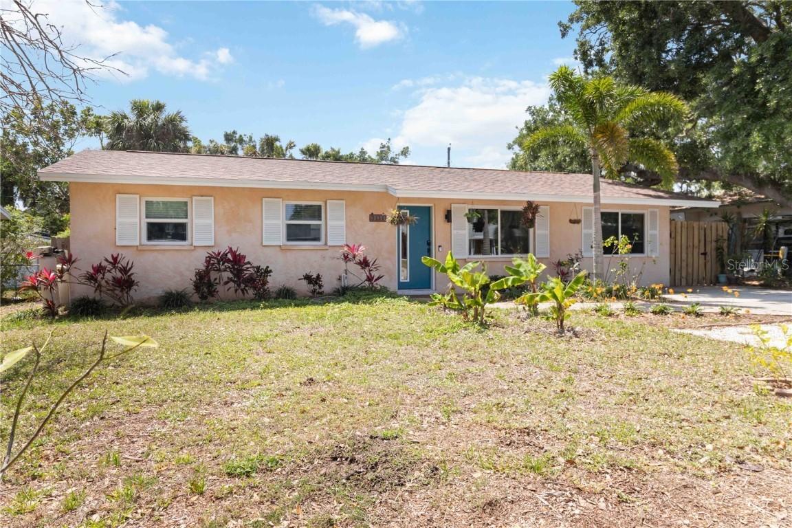 2922 Williamsburg St., Sarasota, FL 34231