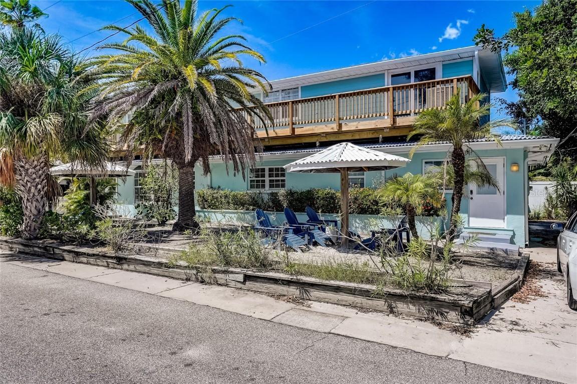 104 29th St. #3, Holmes Beach, FL 34217