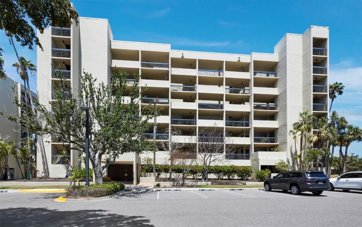 1095 Gulf Of Mexico Dr. #503, Longboat Key, FL 34228