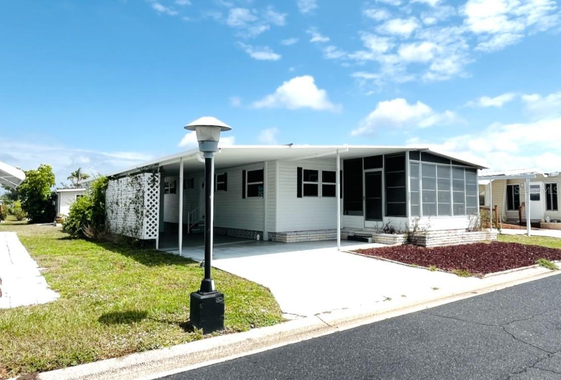 3221 Sweet Bay Ter., Sarasota, FL 34237