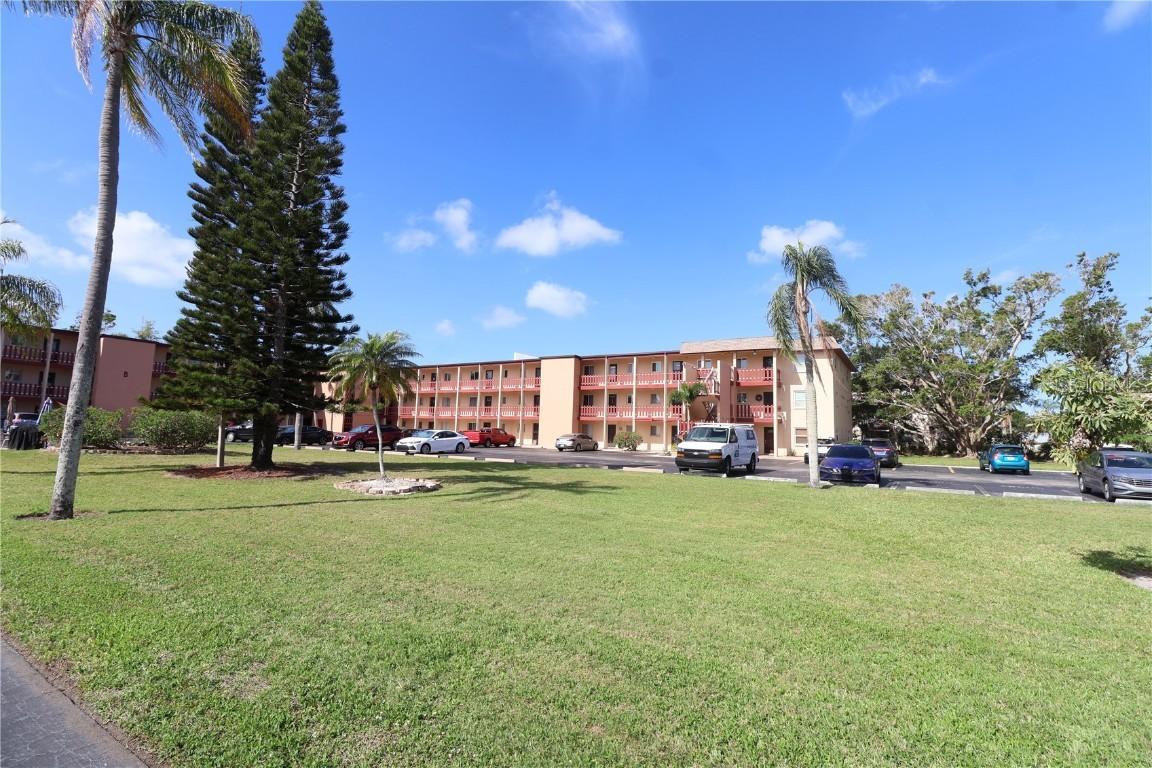 4206 Heron Way #B305, Bradenton, FL 34205