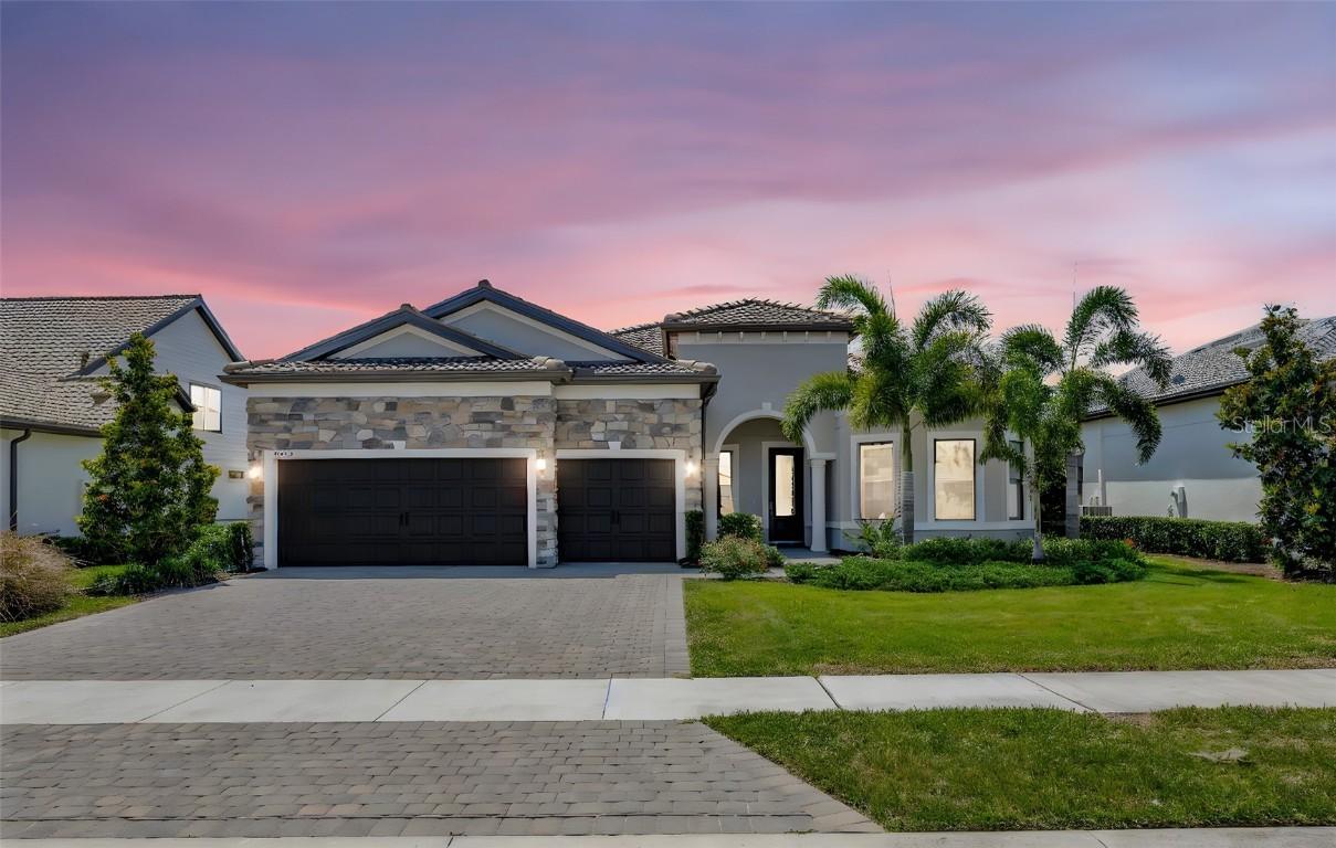 8033 Grande Shores Dr., Sarasota, FL 34240