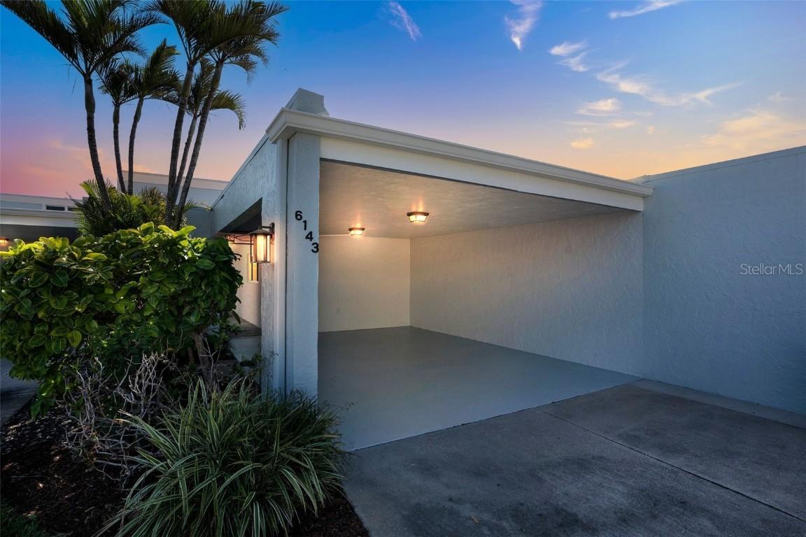 6143 43rd St., Bradenton, FL 34210