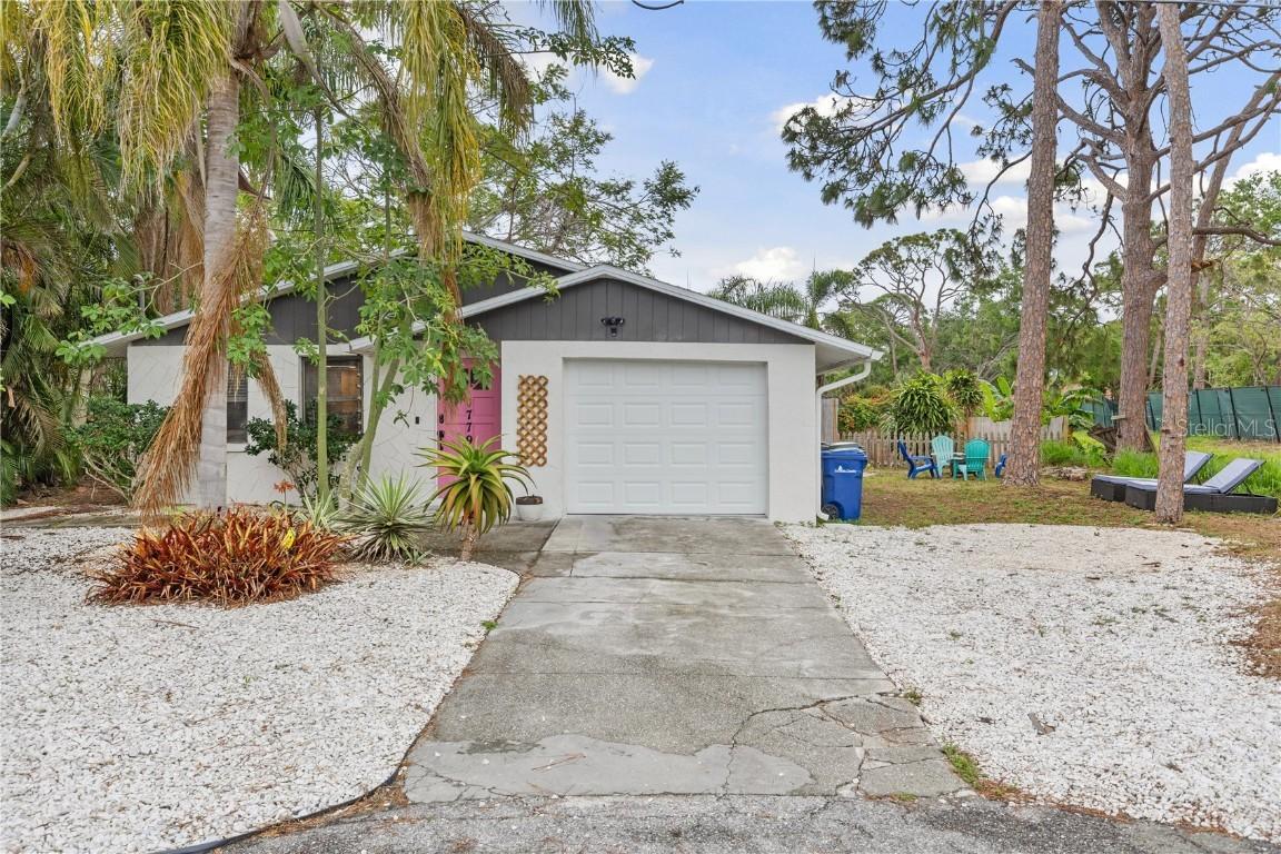 7795 Wright Ave., Sarasota, FL 34231