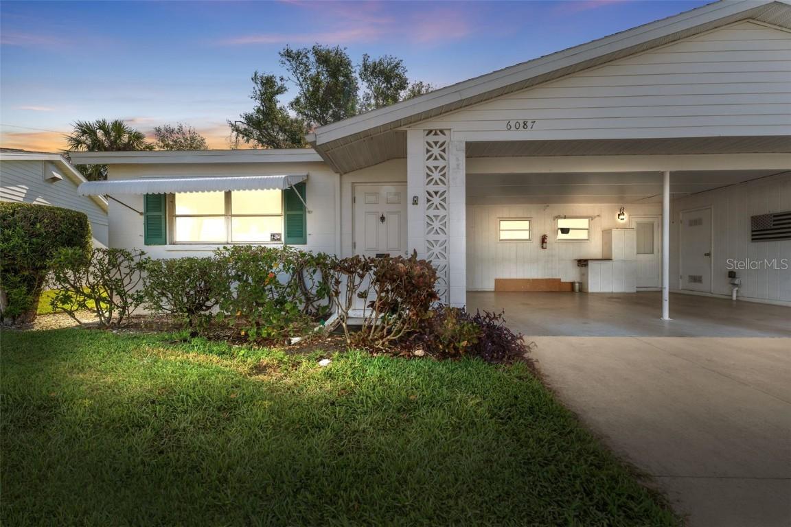 6087 Coral Way #2, Bradenton, FL 34207