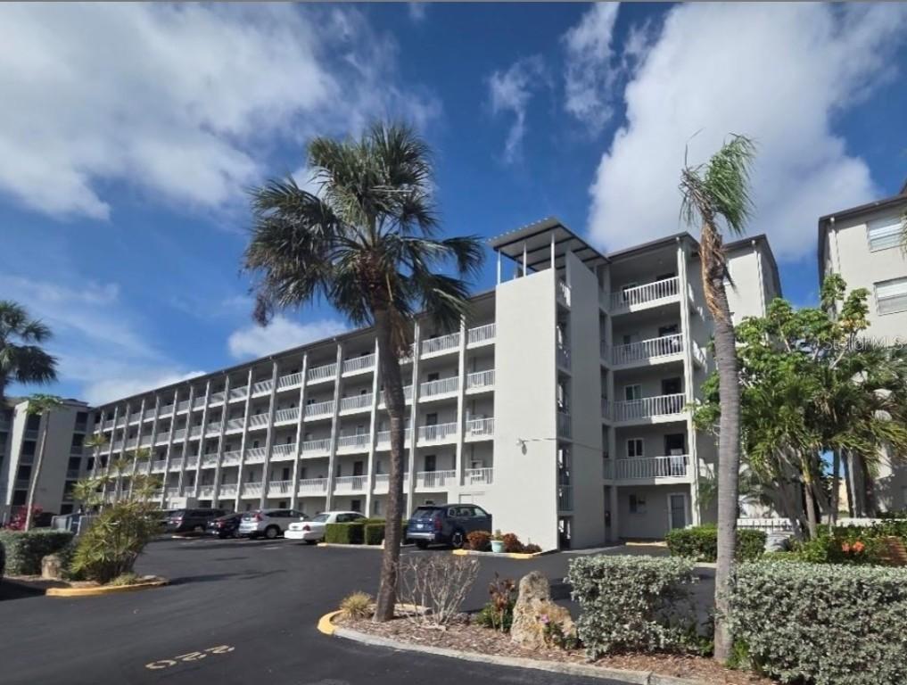 3454 Lake Bayshore Dr. #420 BLDG P, Bradenton, FL 34205