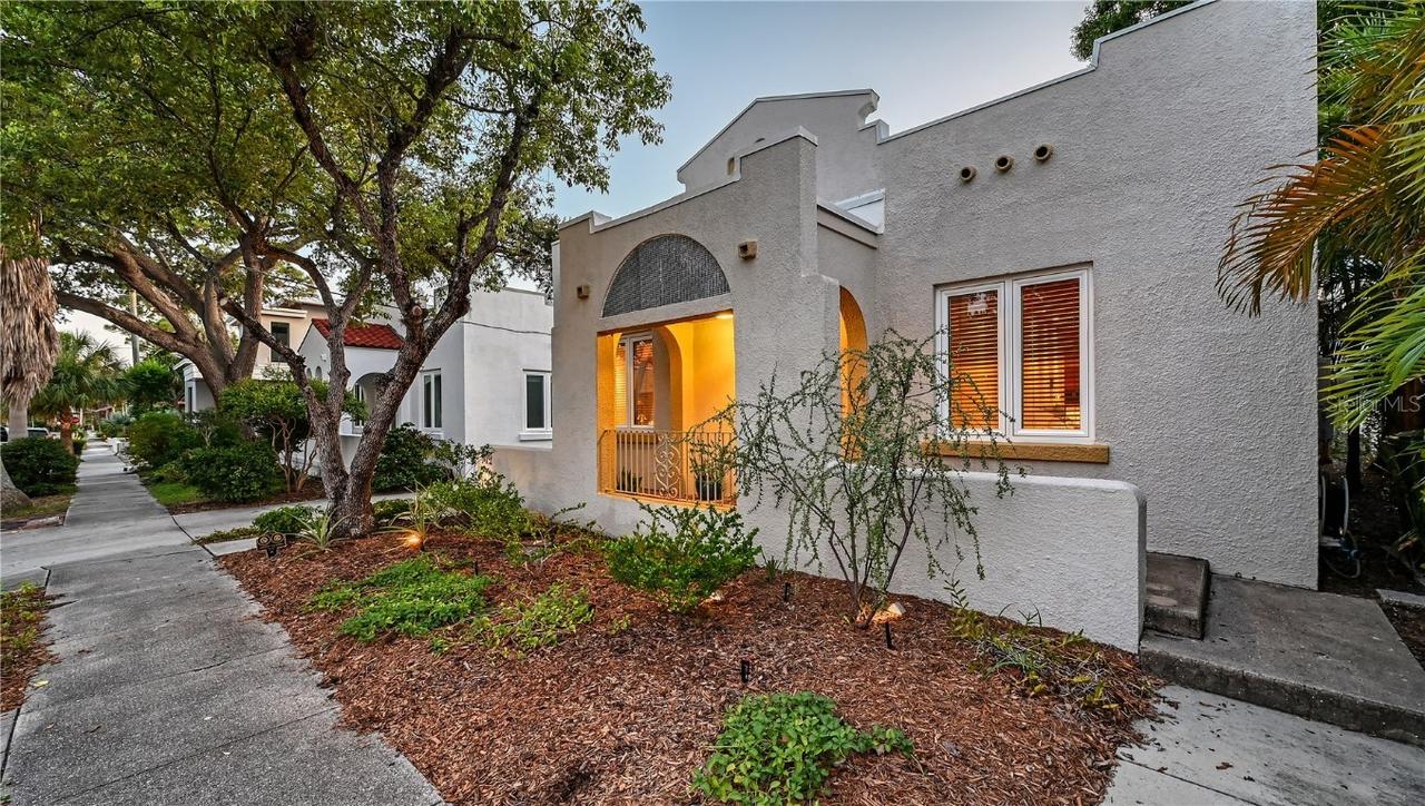 512 Madison Ct., Sarasota, FL 34236