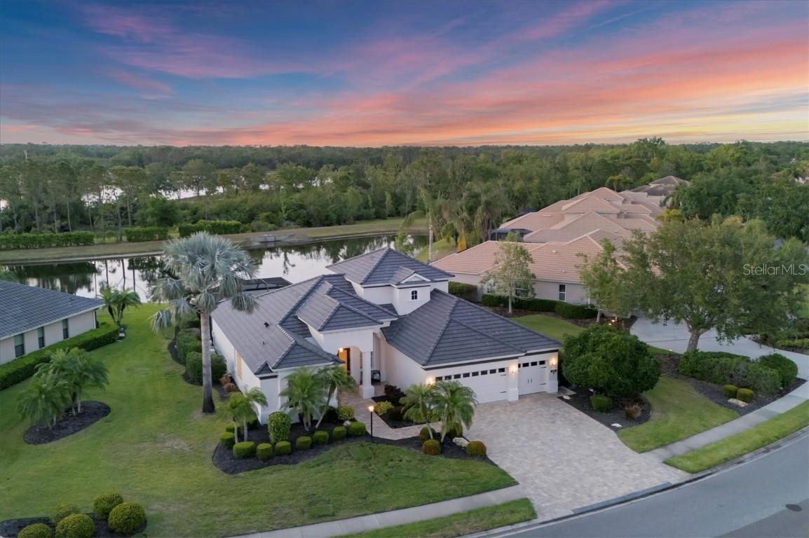 7034 Honeysuckle Tr., Lakewood Ranch, FL 34202