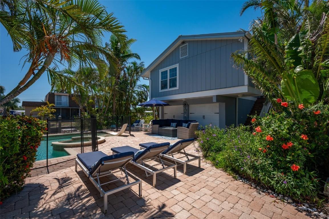 750 Tarawitt Dr., Longboat Key, FL 34228