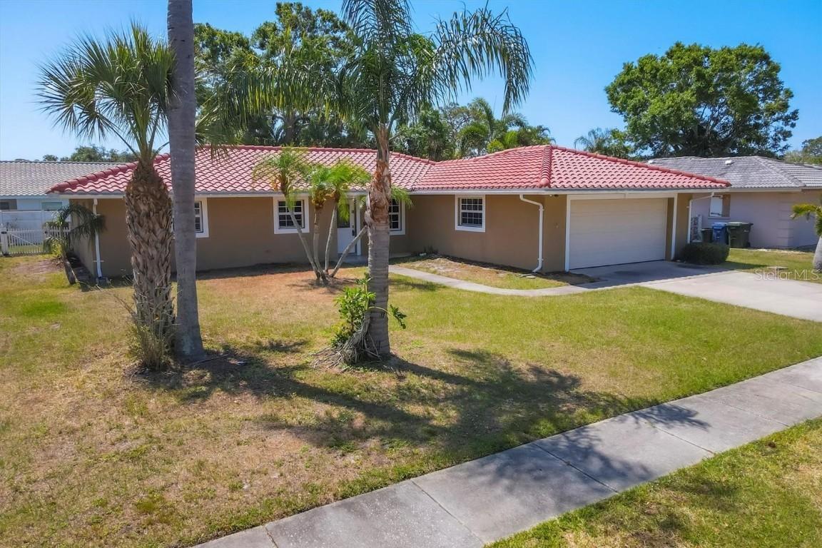 2536 Carlisle Pl., Sarasota, FL 34231