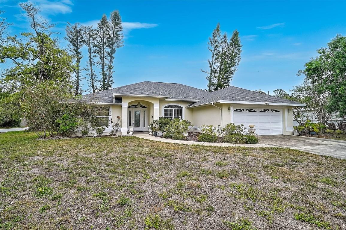 4516 27th Ave., Bradenton, FL 34209