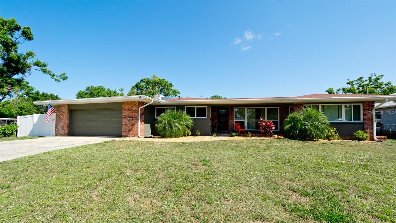 4616 22nd Ave., Bradenton, FL 34209