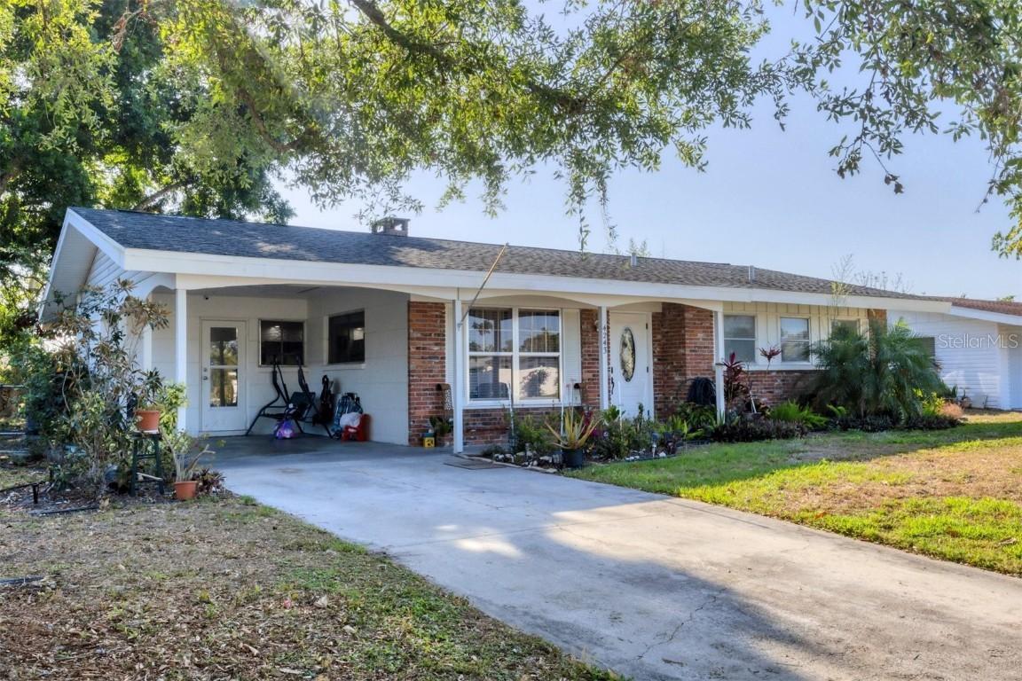 4243 Maceachen Blvd., Sarasota, FL 34233