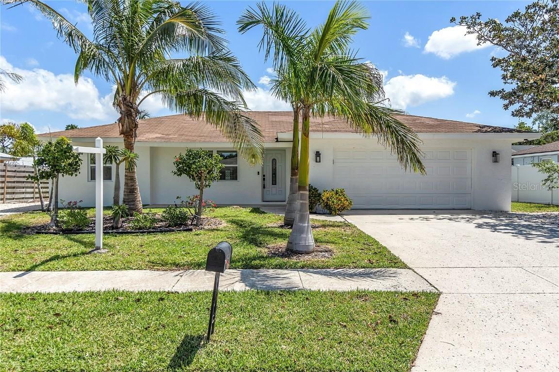 3417 50th St., Bradenton, FL 34209