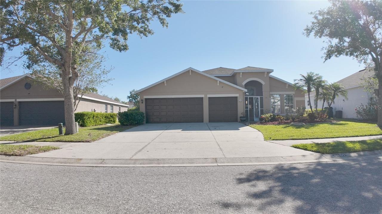 6107 42nd Street Cir., Bradenton, FL 34203