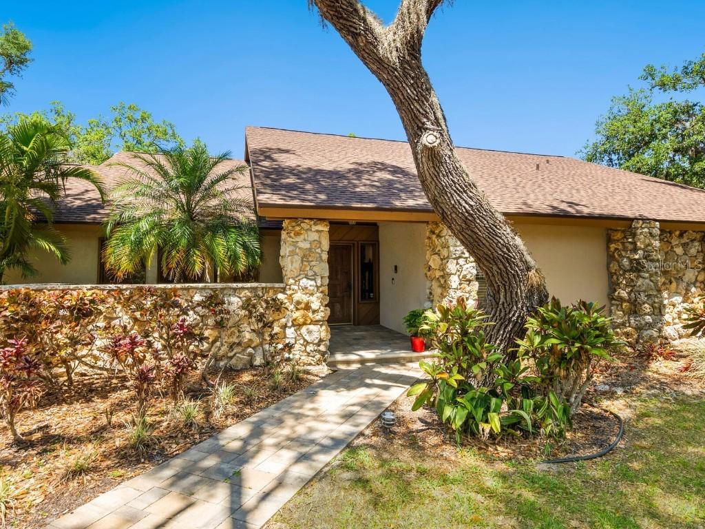 4917 Hidden Oaks Tr., Sarasota, FL 34232