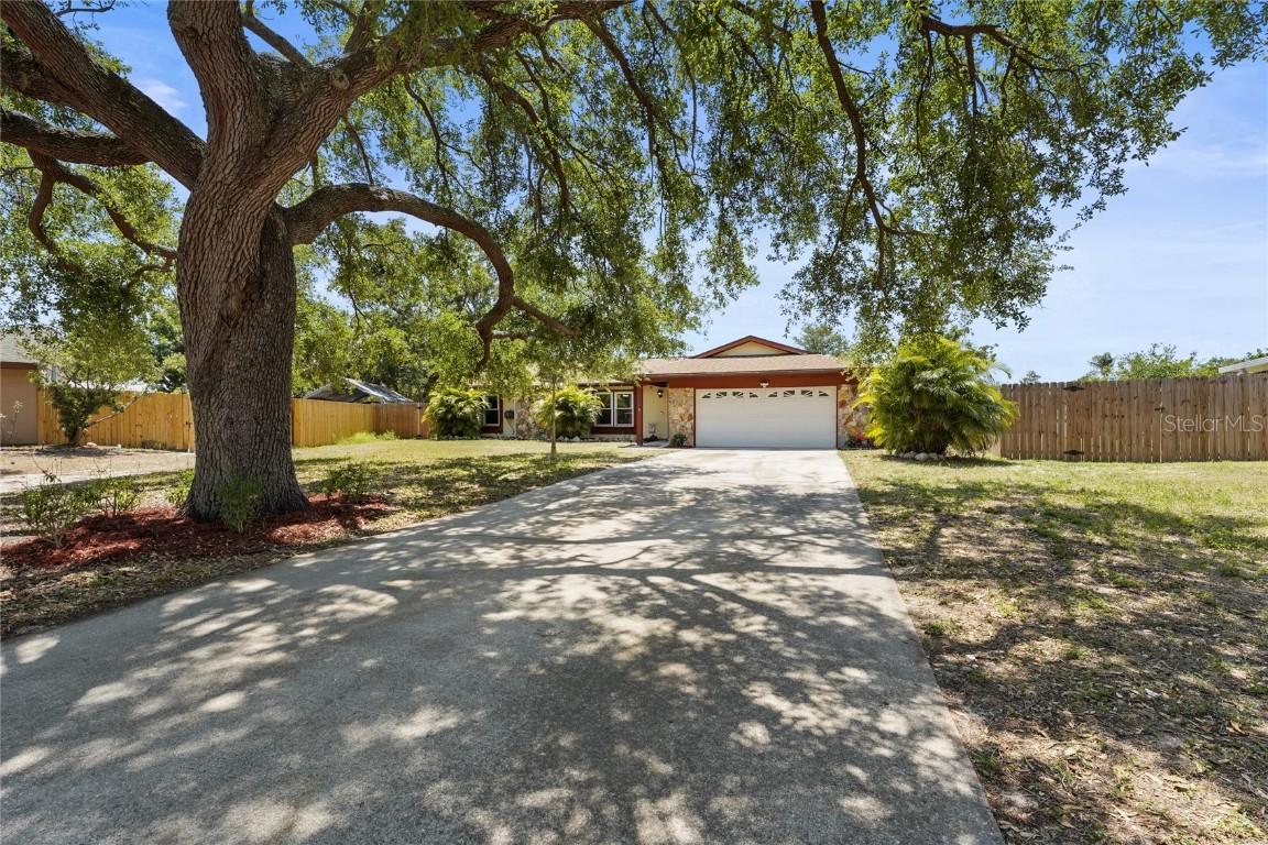 2219 Lockwood Meadows Cir., Sarasota, FL 34234