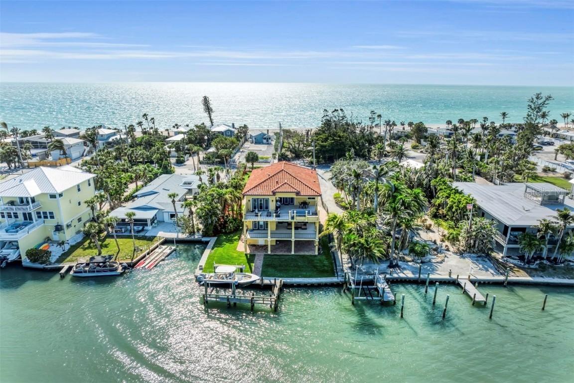 416 Casey Key Rd., Nokomis, FL 34275