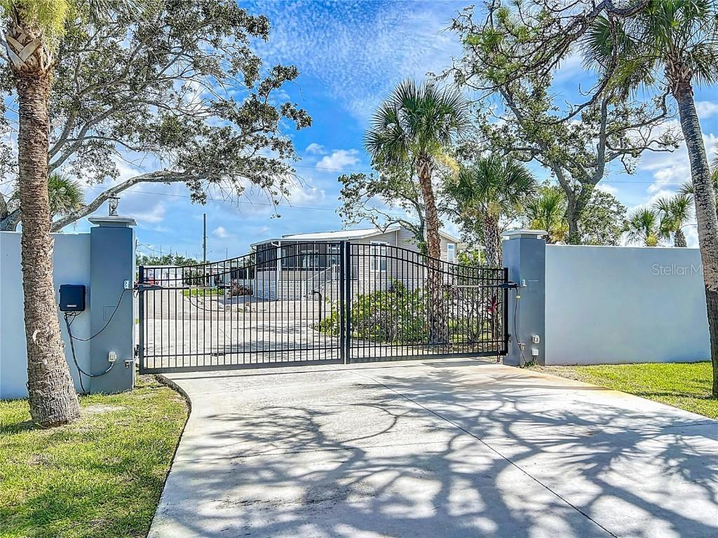 2424 Bay Dr. #2424/2426, Bradenton, FL 34207