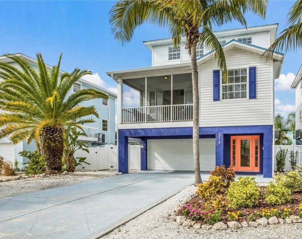 316 W 64th St, Holmes Beach, FL 34217