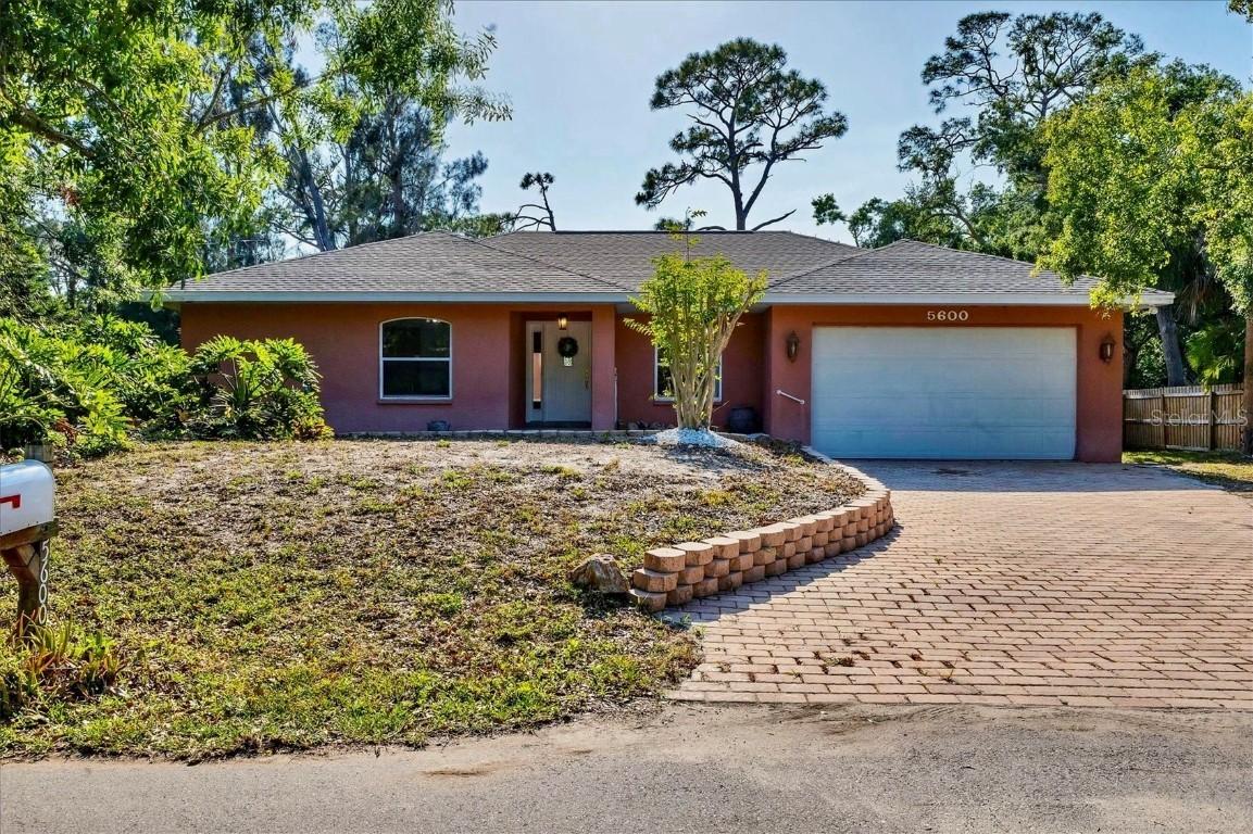 5600 Blount Ave., Sarasota, FL 34231