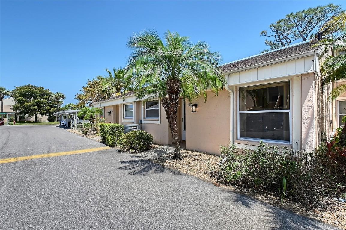6240 7th Ave., Bradenton, FL 34209
