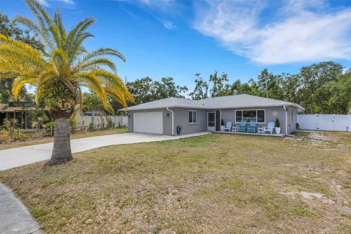 2867 Indianwood Dr., Sarasota, FL 34232