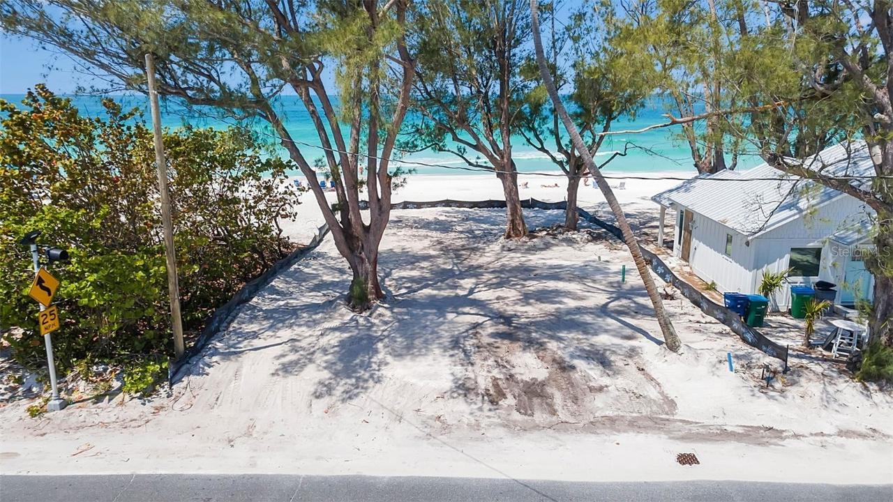 2214 Gulf Dr., Bradenton Beach, FL 34217