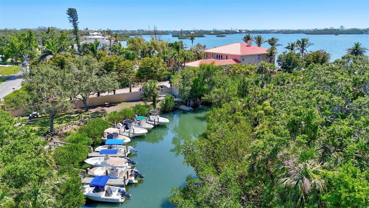 519 Bayview Ave., Osprey, FL 34229