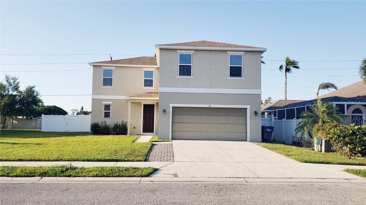 215 63rd Dr., Bradenton, FL 34203