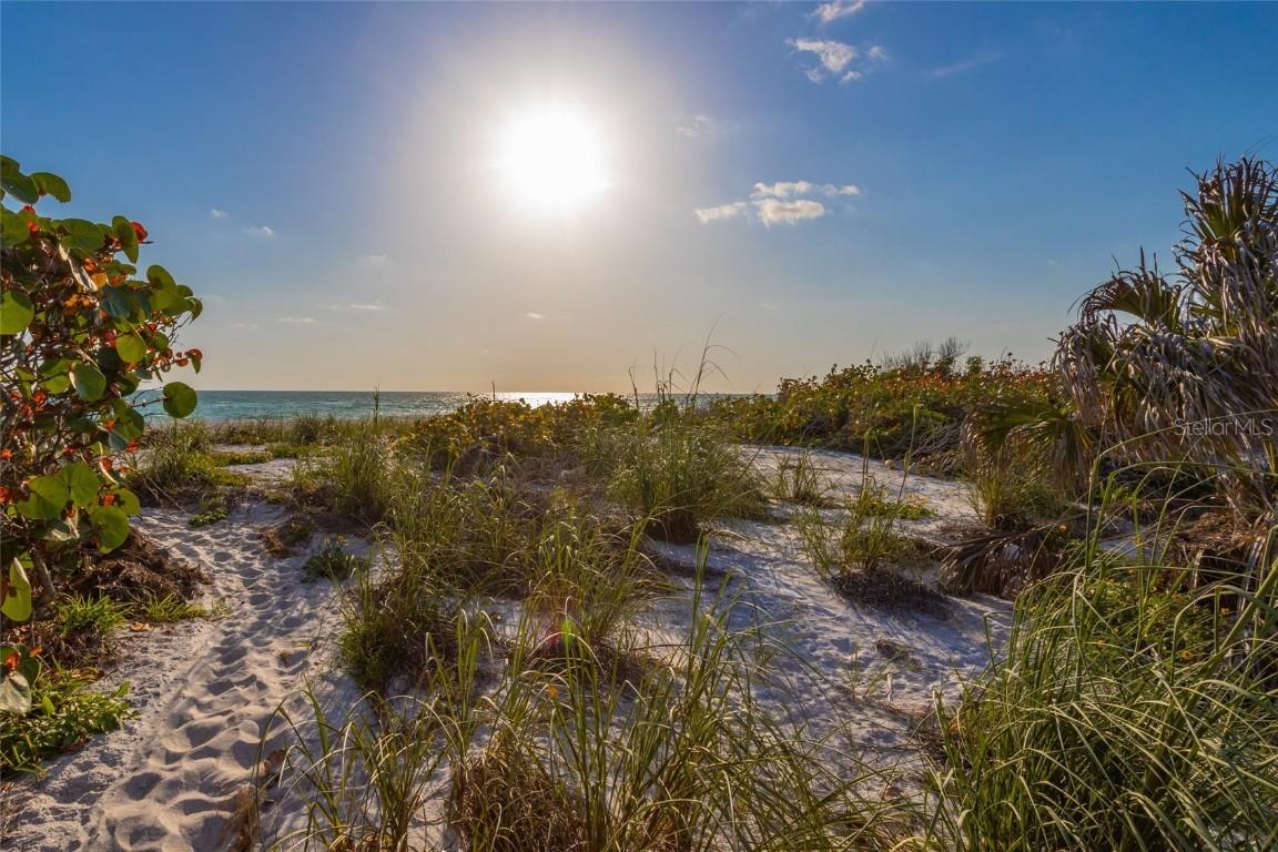 560 Gulf Bay Rd., Longboat Key, FL 34228