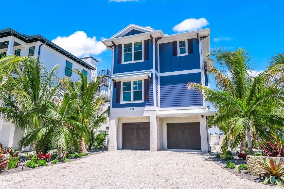201 Bay Dr., Bradenton Beach, FL 34217