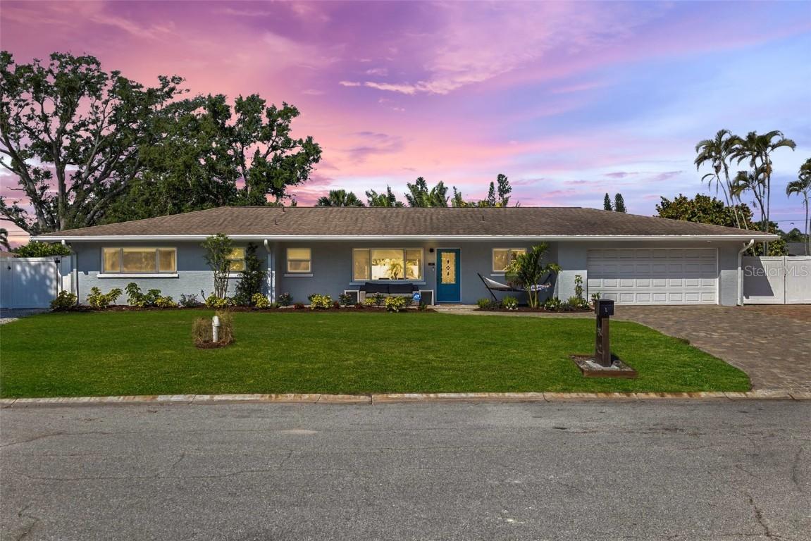 2202 Alpine Ave., Sarasota, FL 34239