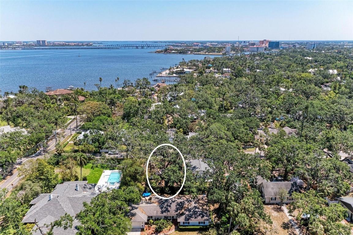 209 29th St., Bradenton, FL 34205