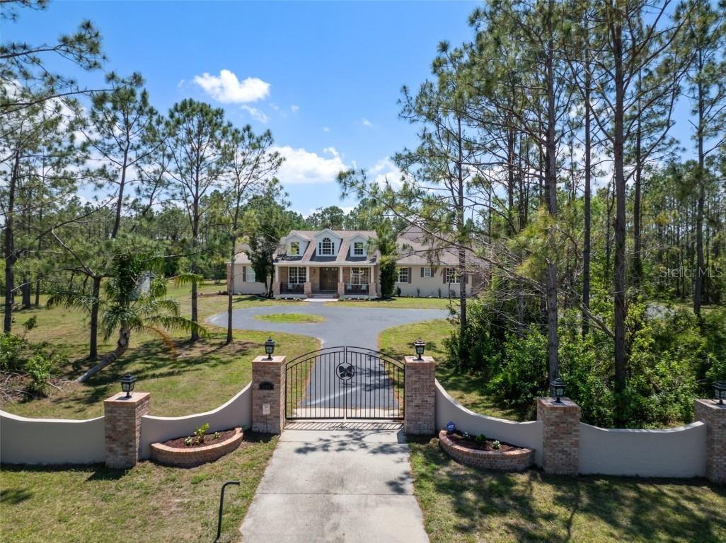 21616 67th Ave., Bradenton, FL 34211