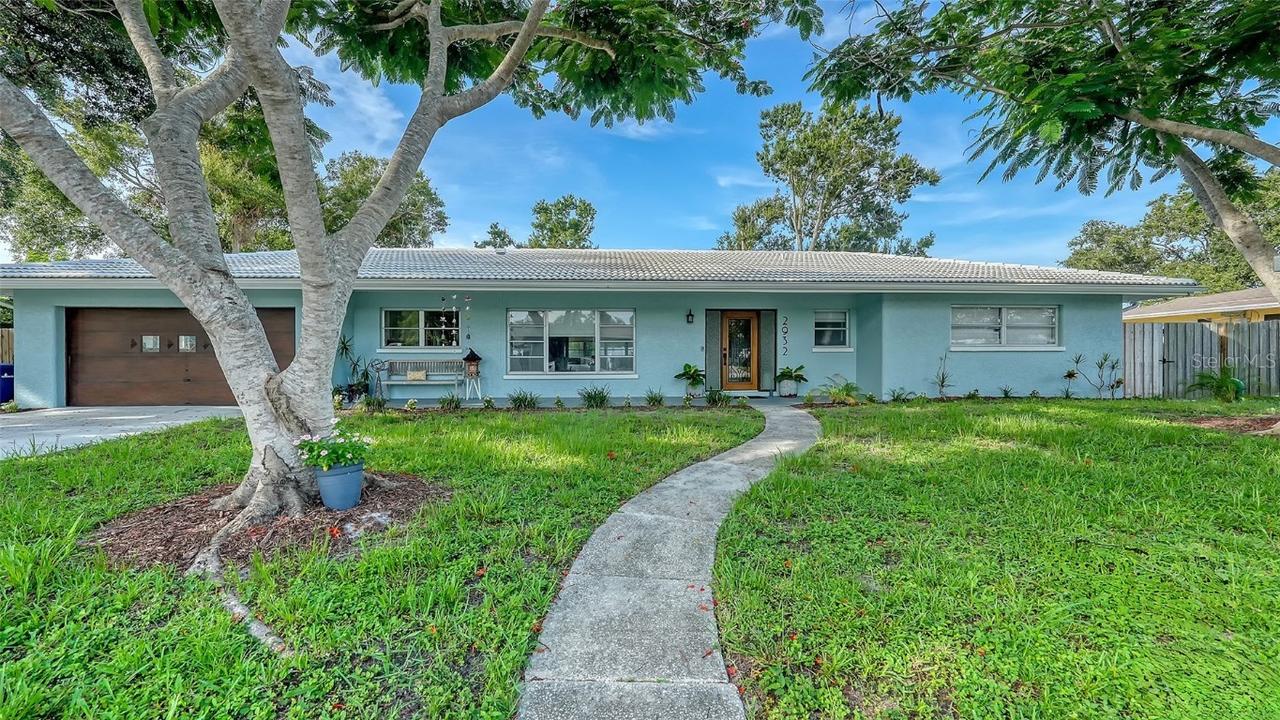 2932 Upper Tangelo Dr., Sarasota, FL 34239