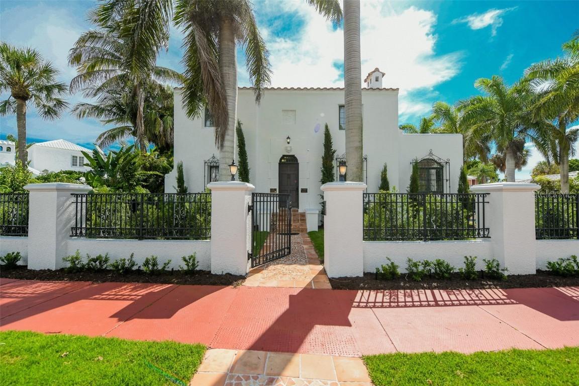 76 S Washington Dr., Sarasota, FL 34236