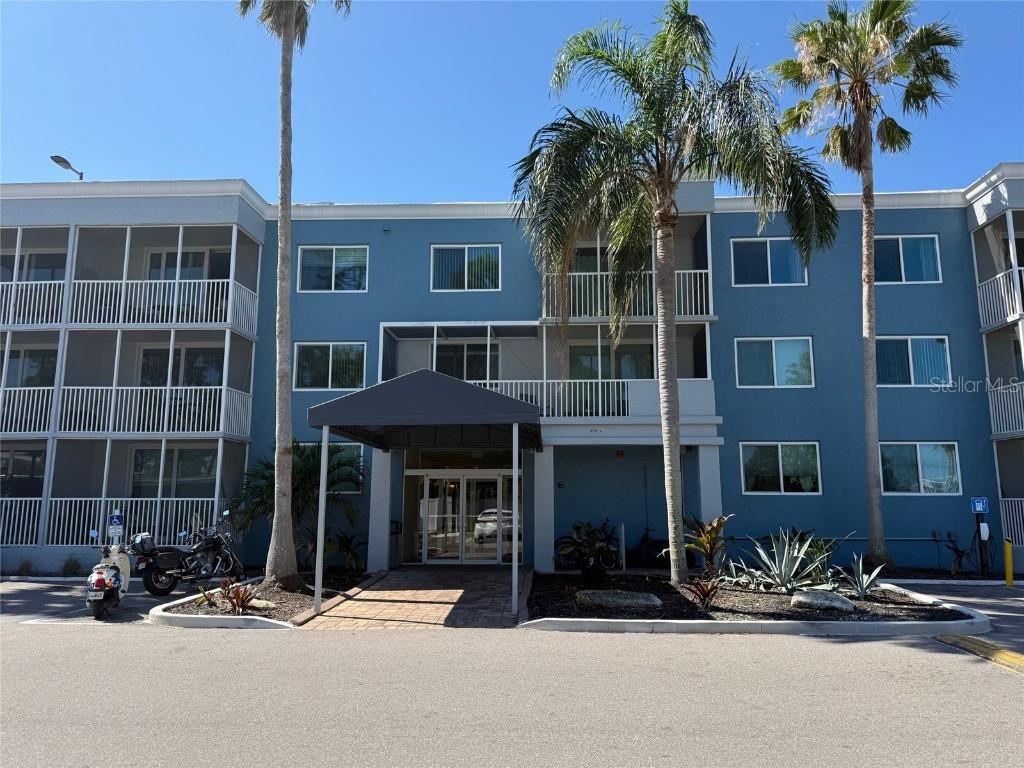 2700 Coconut Bay Ln. #432, Sarasota, FL 34237