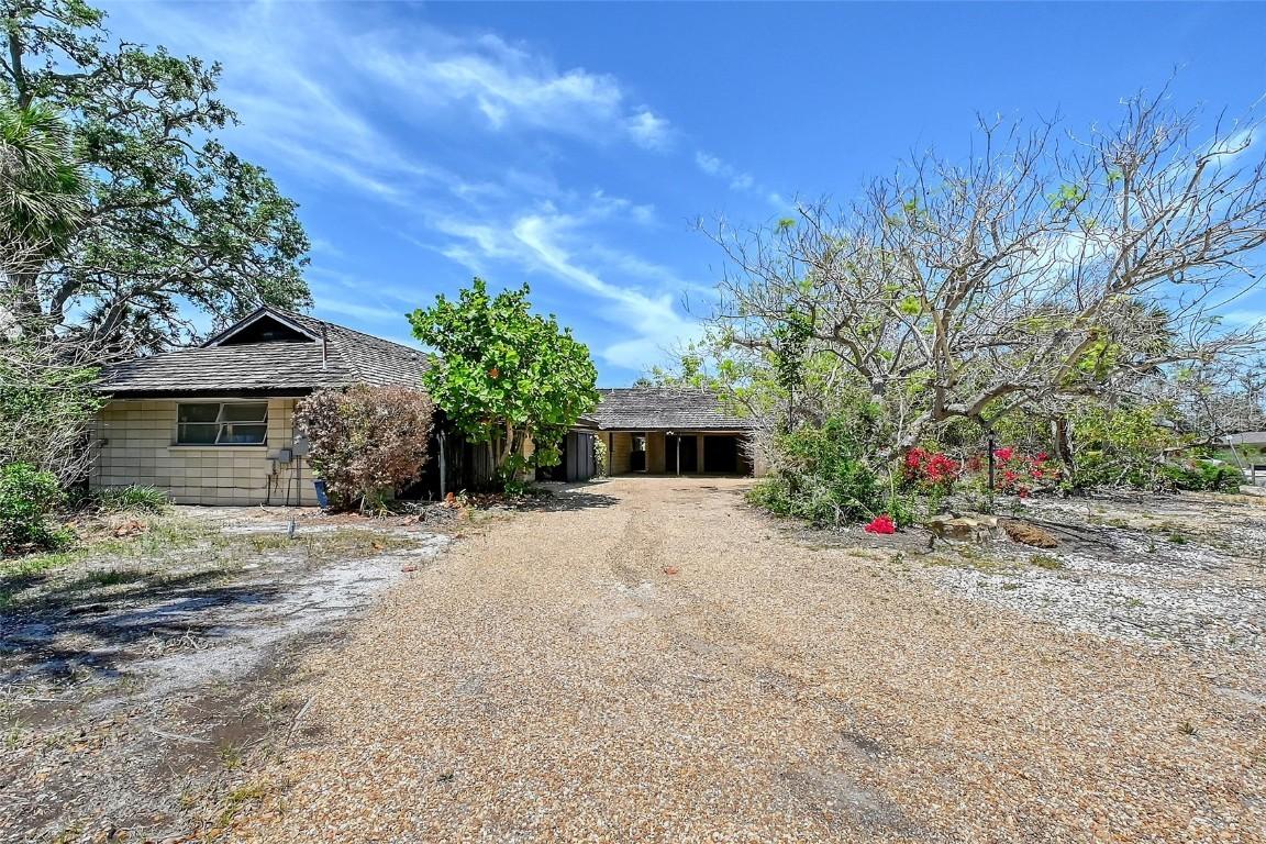 5502 Shadow Lawn Dr., Sarasota, FL 34242