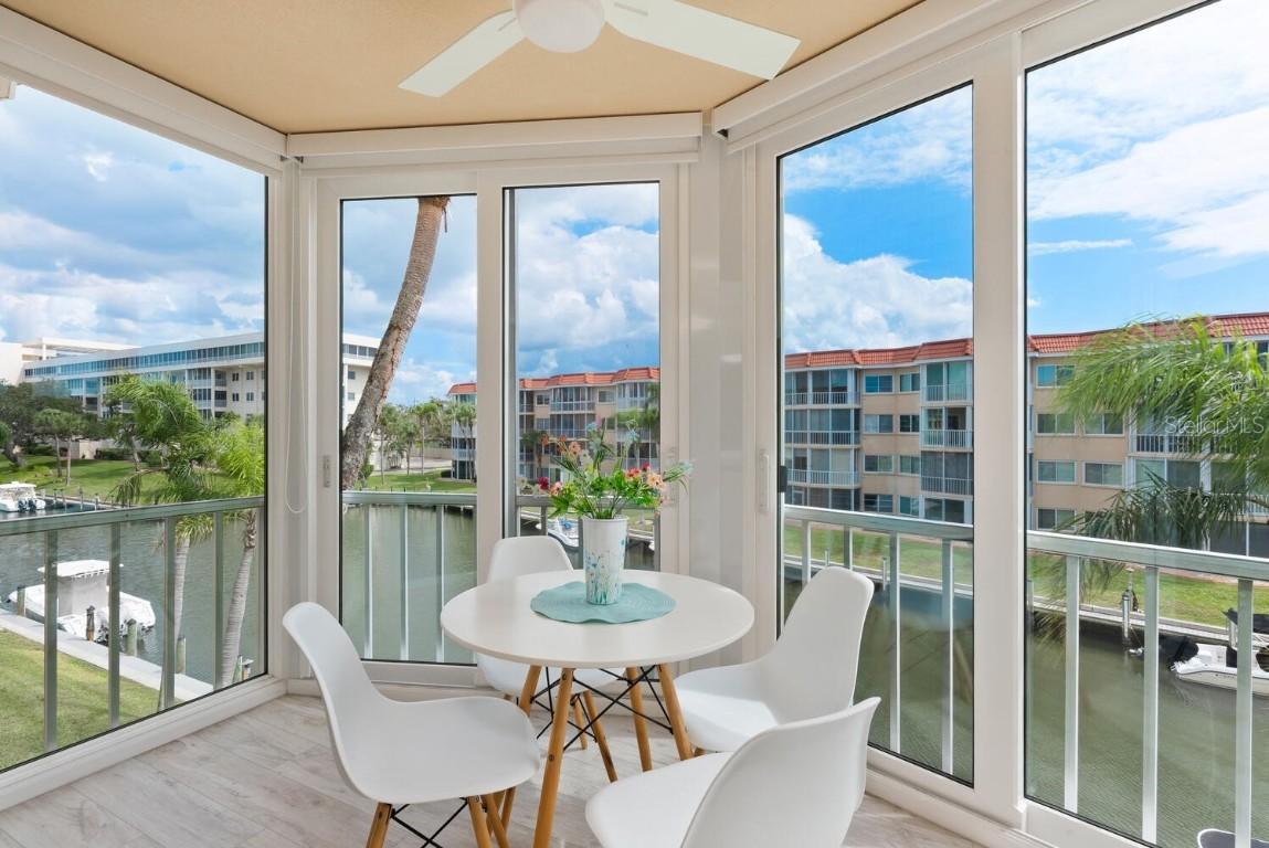 1250 N Portofino Dr. #304, Sarasota, FL 34242