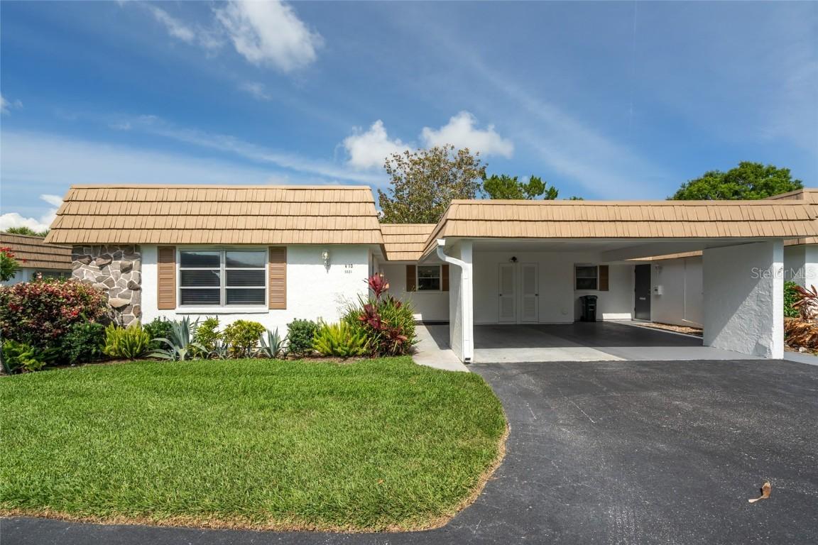 5521 Riverbluff Cir. #V-10, Sarasota, FL 34231