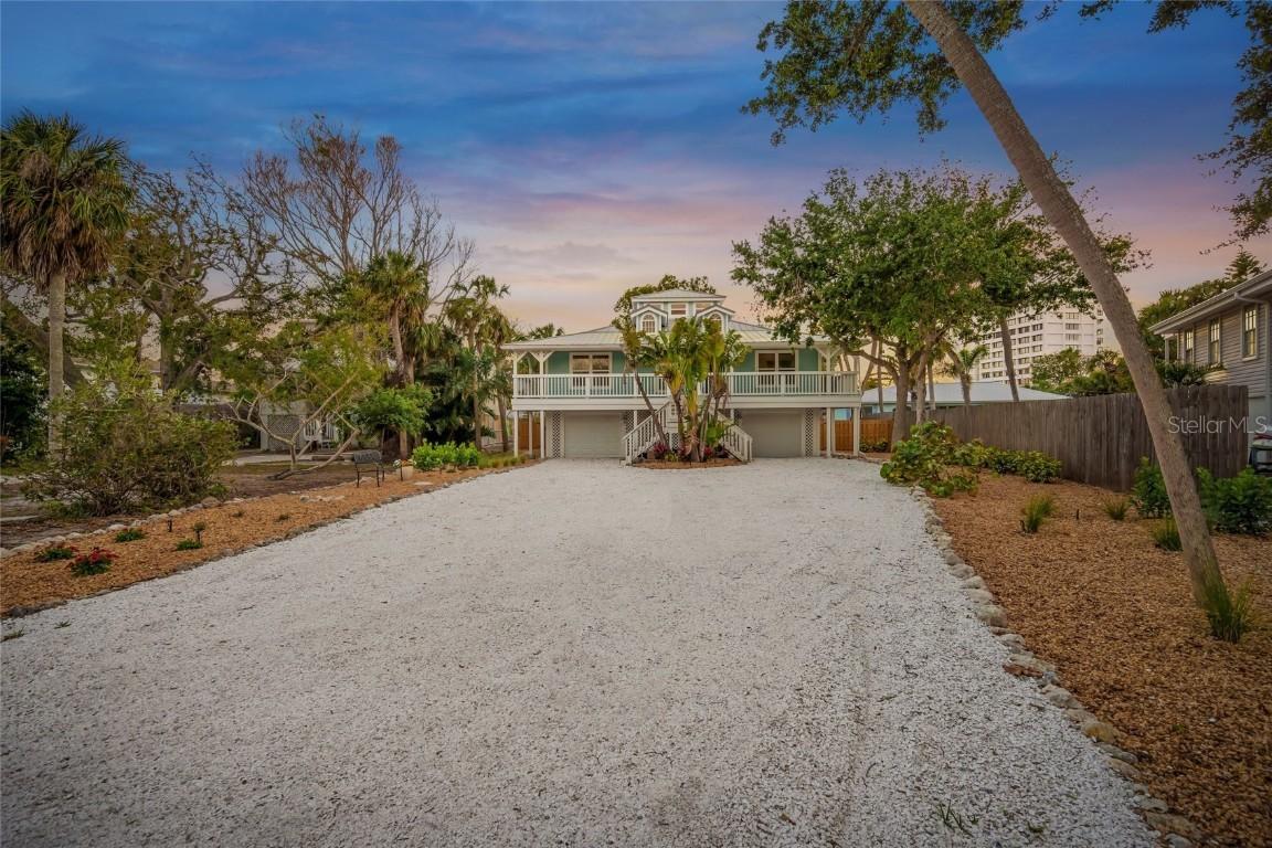 4818 Givens Ct., Sarasota, FL 34242