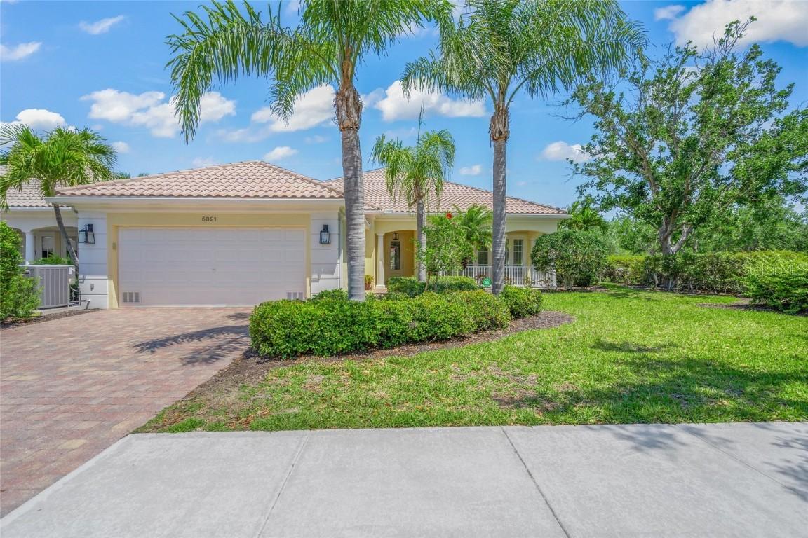 5821 Valente Pl., Sarasota, FL 34238