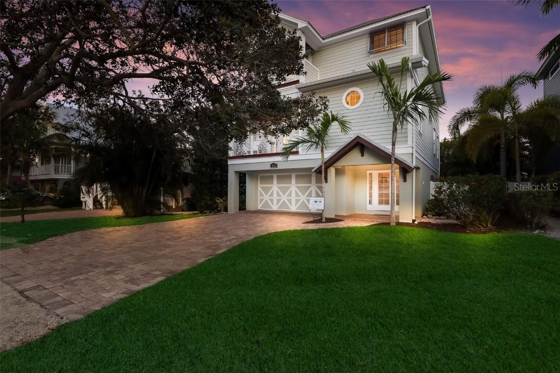 113 Maple Ave., Anna Maria, FL 34216