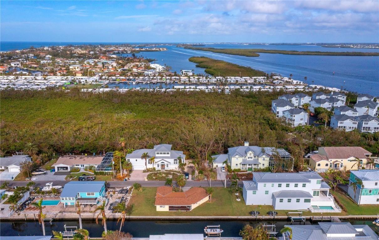 780 Jungle Queen Way, Longboat Key, FL 34228